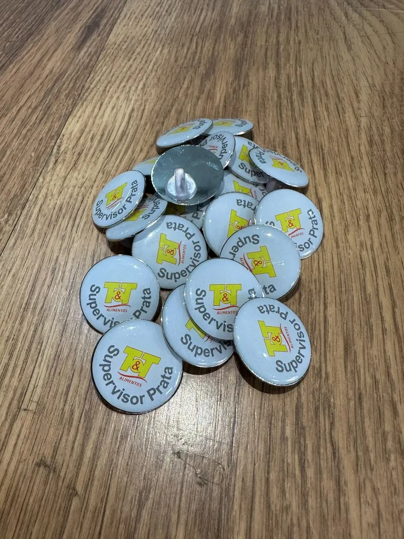 Bottons Resinados — Supervisor Prata personalizado para T&T Alimentos