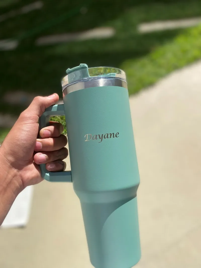 Caneca Térmica com Gravação de Nome personalizado para Presente Personalizado